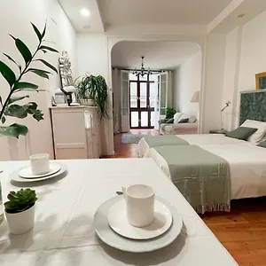 https://apt-habitacion-centro-acceso-independiente.biarritzhotels.info