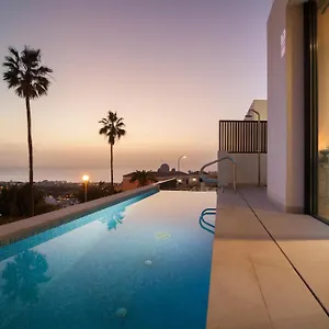 https://200m-new-villa-d-with-private-heated-pool-and-amazing.adeje-hotels.com