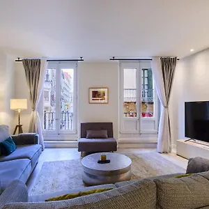 https://apt-tuapartamento-mercaderes-9-vistas-directas-del-encierro.biarritzhotels.info